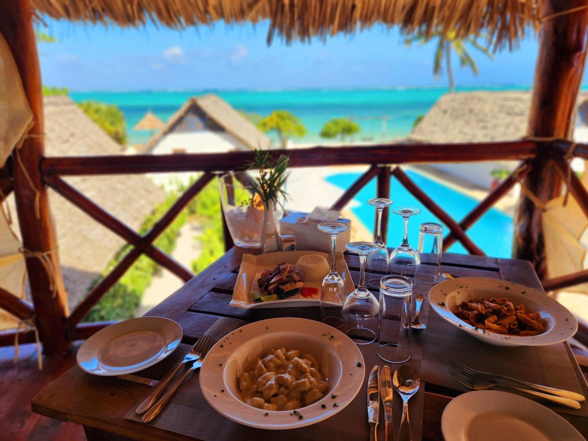 Almas Beach Boutique Hotel Makunduchi Extérieur photo
