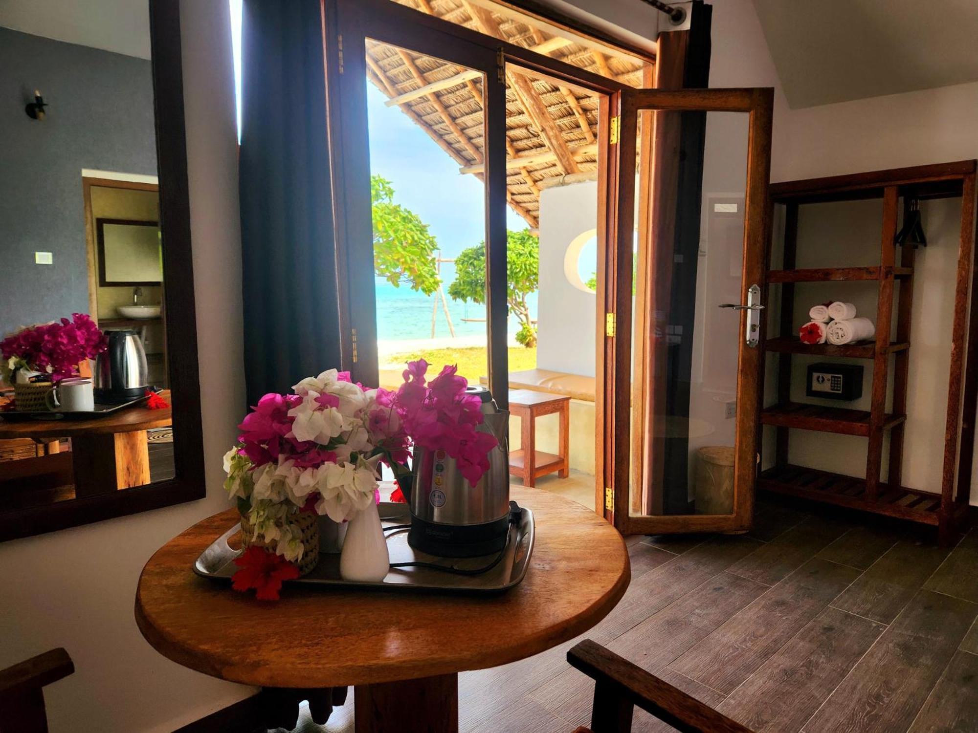 Almas Beach Boutique Hotel Makunduchi Extérieur photo