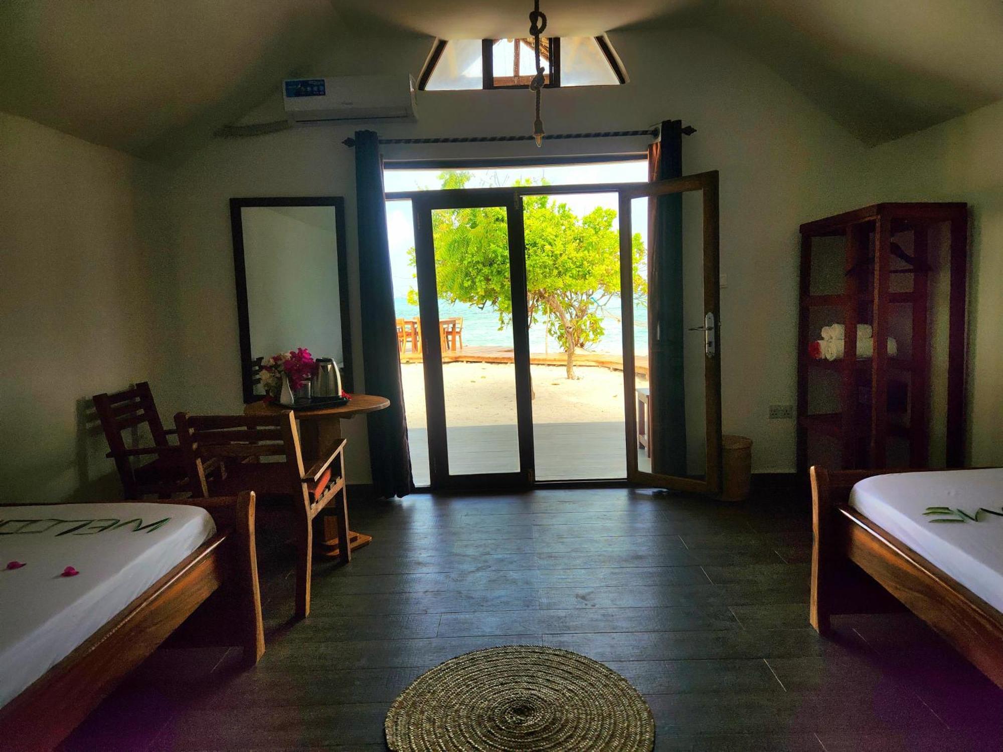 Almas Beach Boutique Hotel Makunduchi Extérieur photo