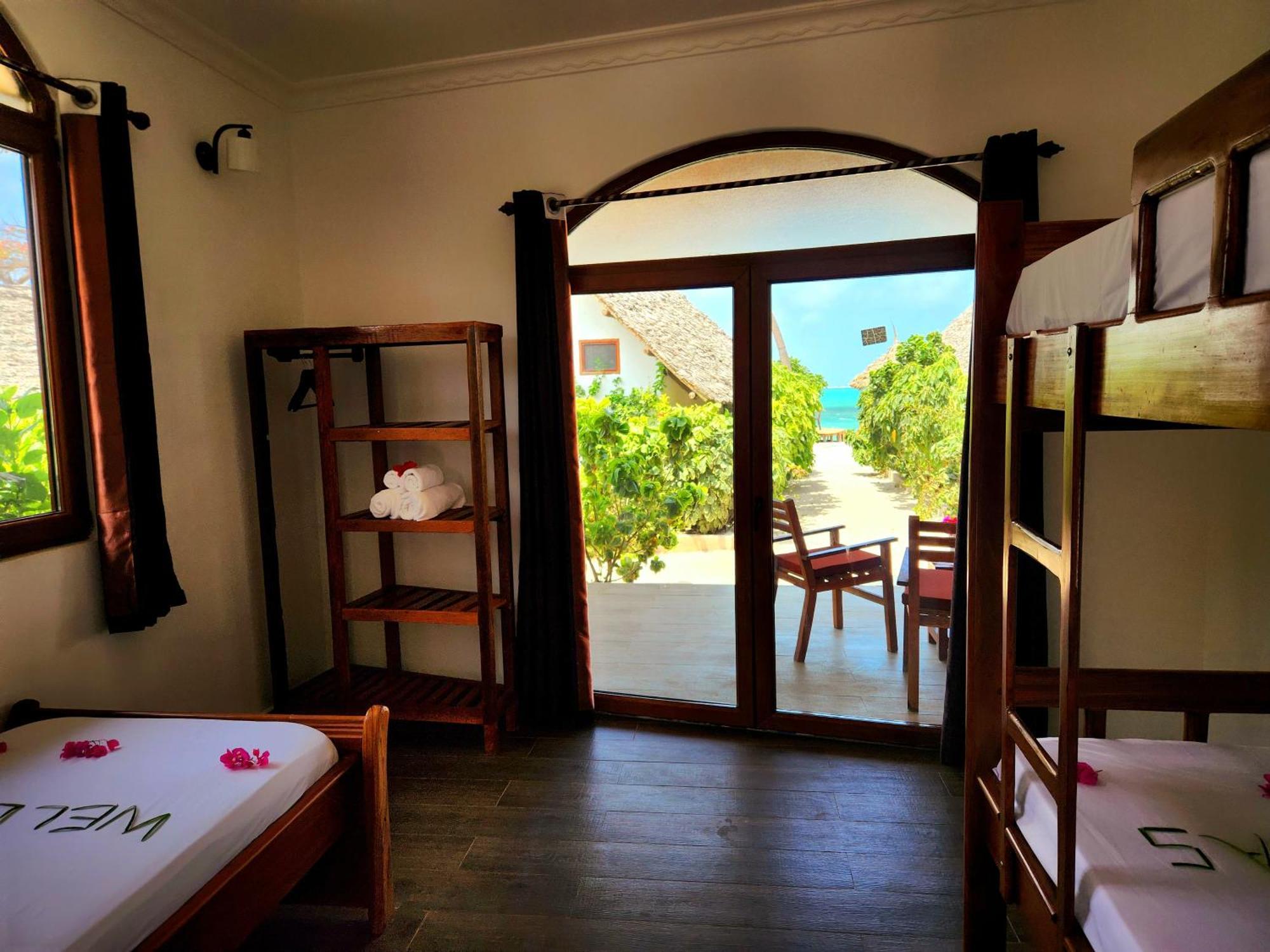 Almas Beach Boutique Hotel Makunduchi Extérieur photo