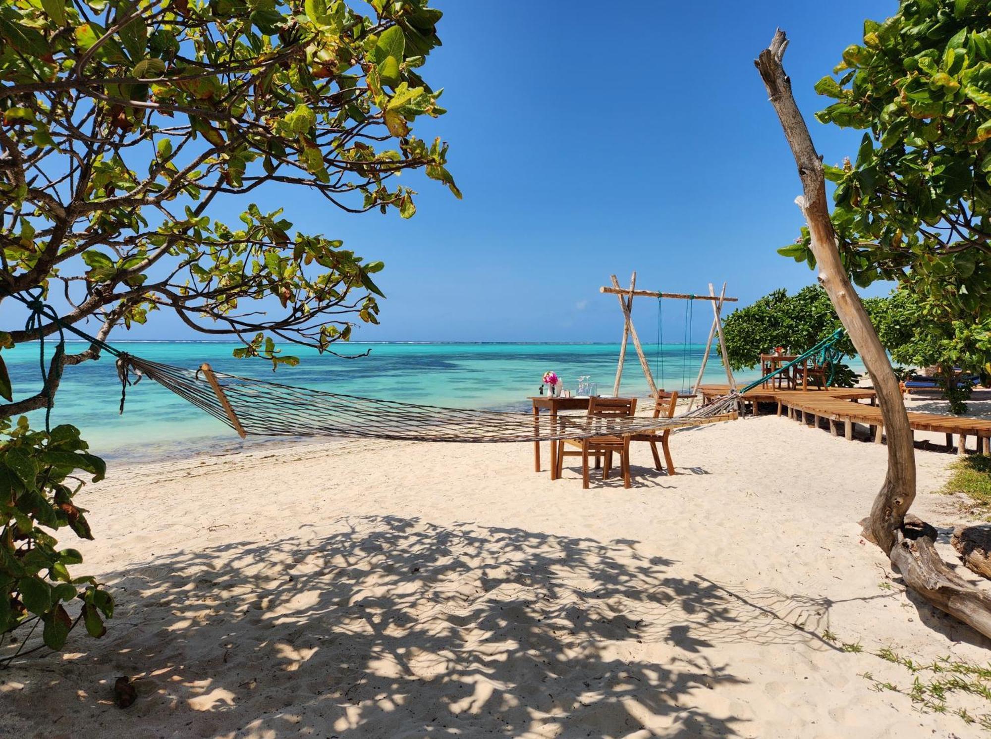 Almas Beach Boutique Hotel Makunduchi Extérieur photo