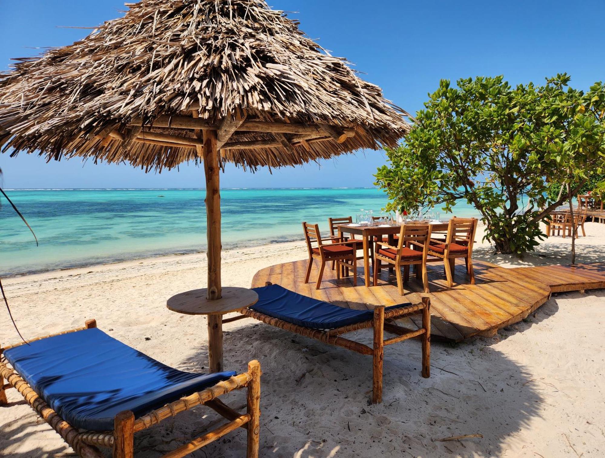 Almas Beach Boutique Hotel Makunduchi Extérieur photo