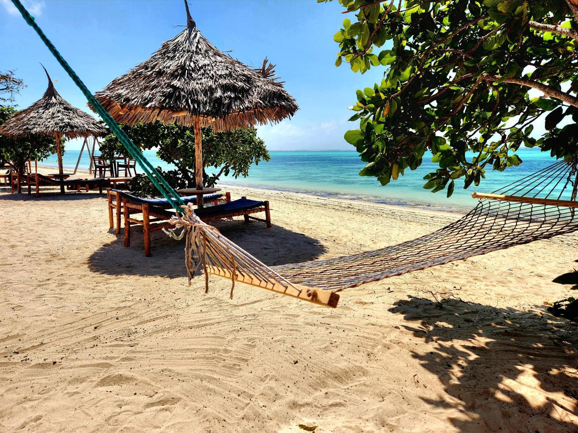 Almas Beach Boutique Hotel Makunduchi Extérieur photo